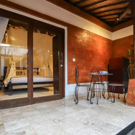 Cozy And Authentic 1-Bdr With Balinese Temples Villa